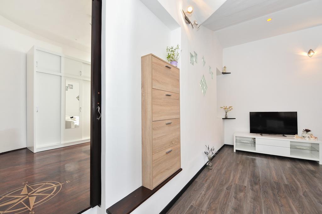 Apartment Borgo ซาดาร์ ภายนอก รูปภาพ