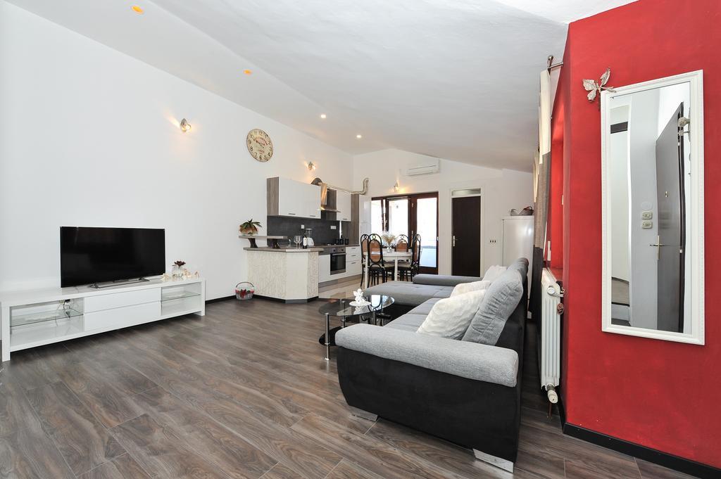 Apartment Borgo ซาดาร์ ภายนอก รูปภาพ