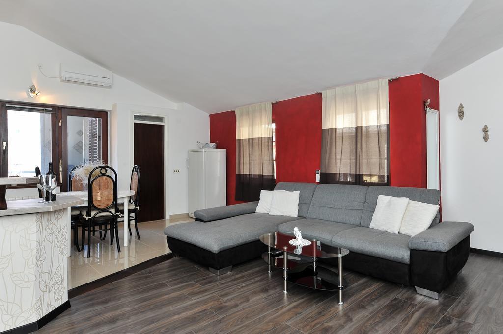 Apartment Borgo ซาดาร์ ภายนอก รูปภาพ