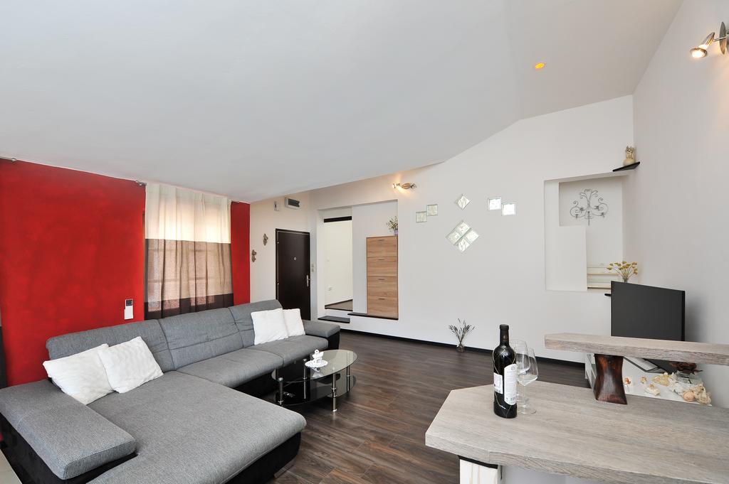 Apartment Borgo ซาดาร์ ภายนอก รูปภาพ