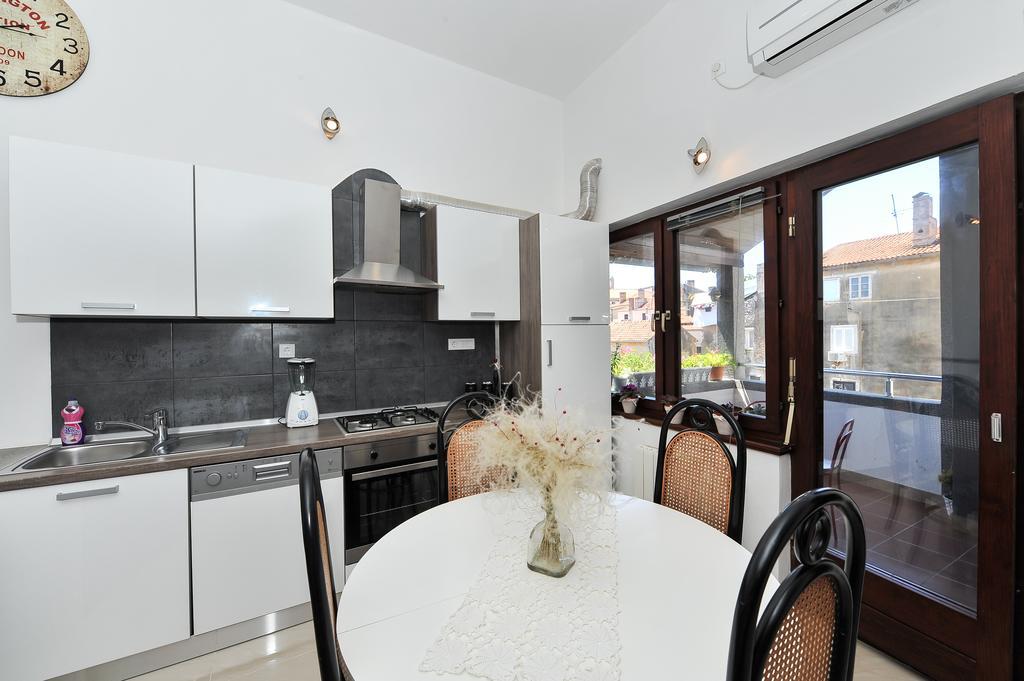 Apartment Borgo ซาดาร์ ภายนอก รูปภาพ