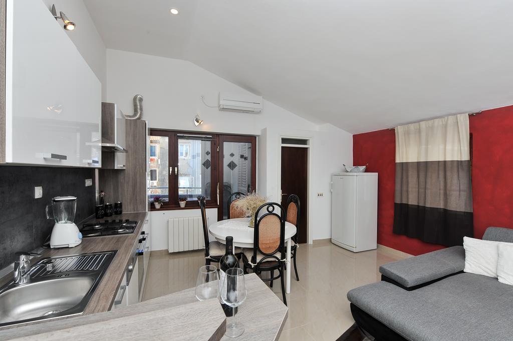 Apartment Borgo ซาดาร์ ภายนอก รูปภาพ