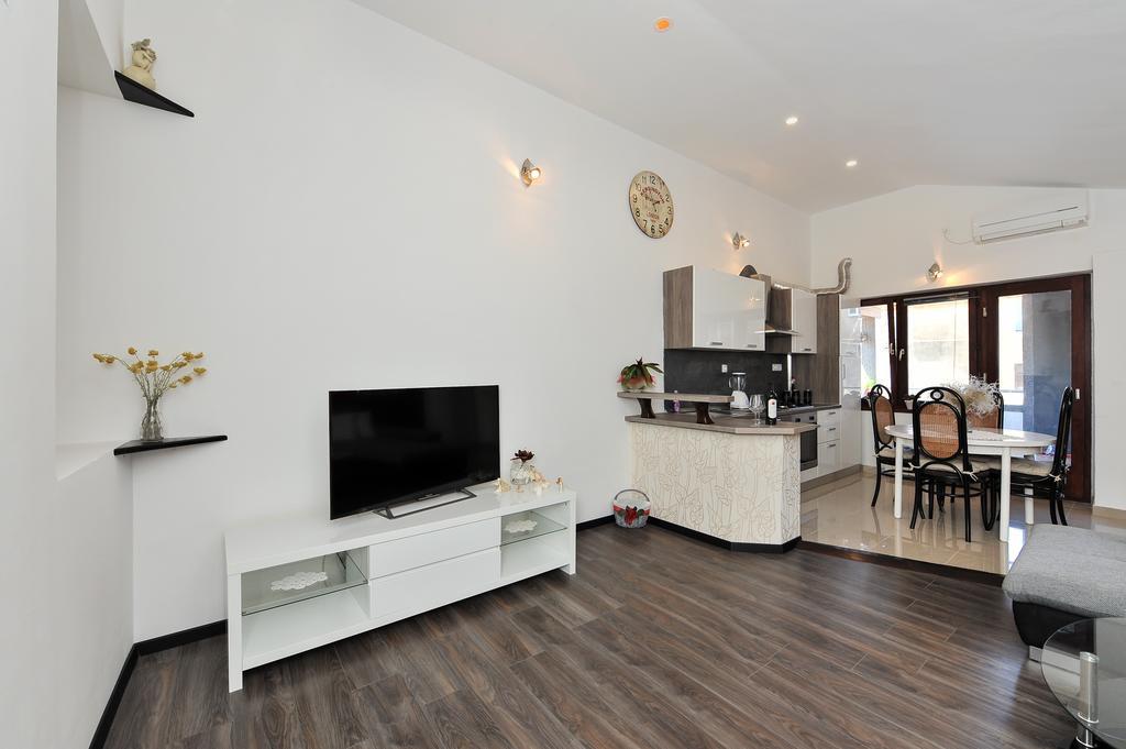Apartment Borgo ซาดาร์ ภายนอก รูปภาพ