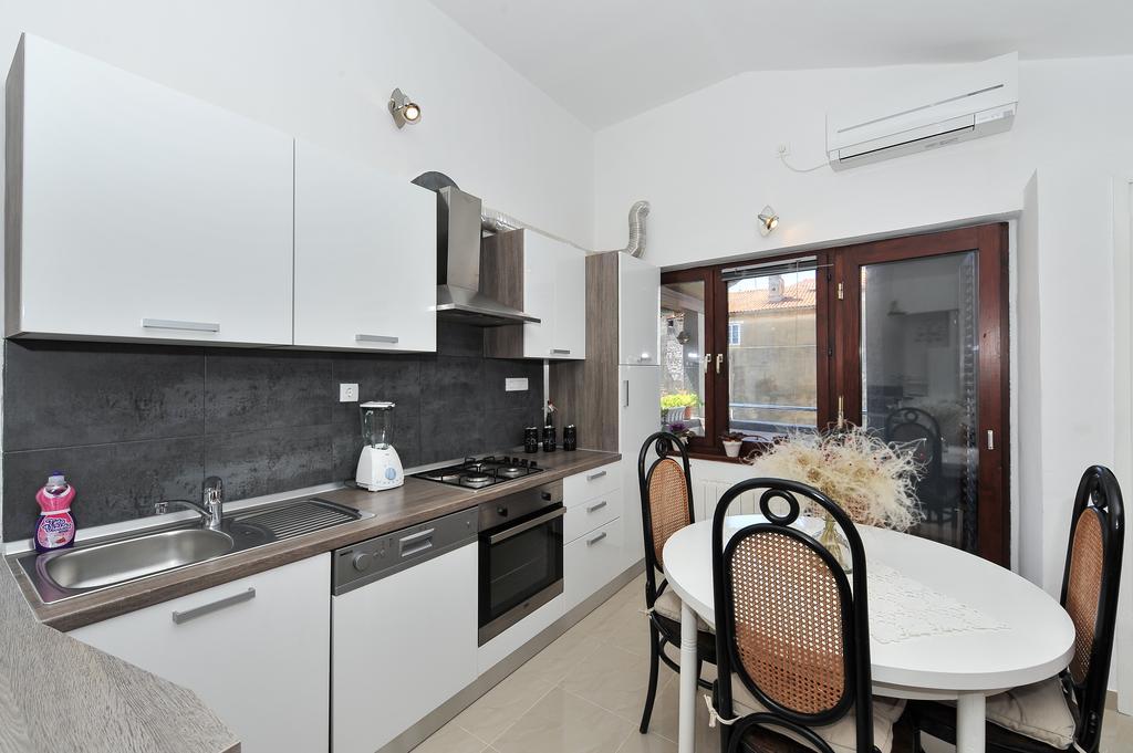 Apartment Borgo ซาดาร์ ภายนอก รูปภาพ